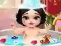 Laro Paligo ng Sanggol ni Snow White online Laro Paligo ng Sanggol ni Snow White online